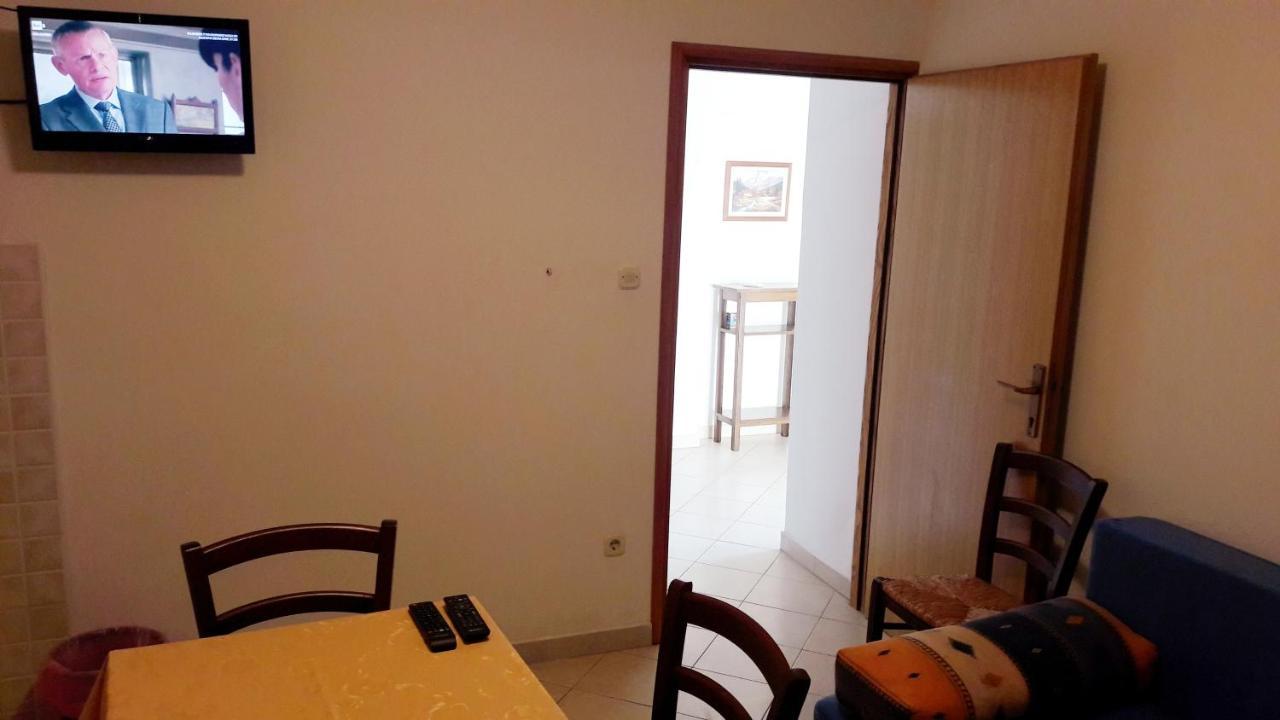 Apartment Radovan Porec Bagian luar foto